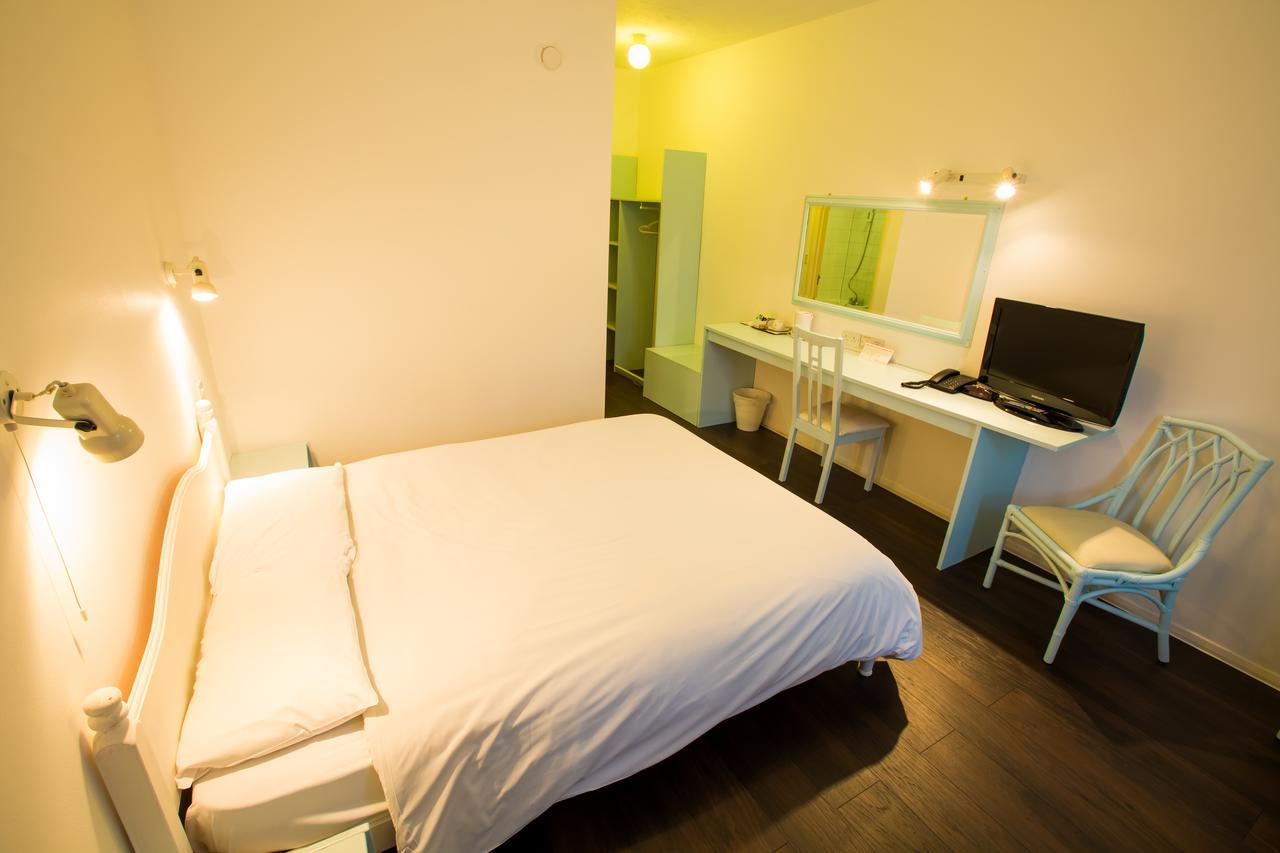 Gray Manor Hotel Cholderton Экстерьер фото