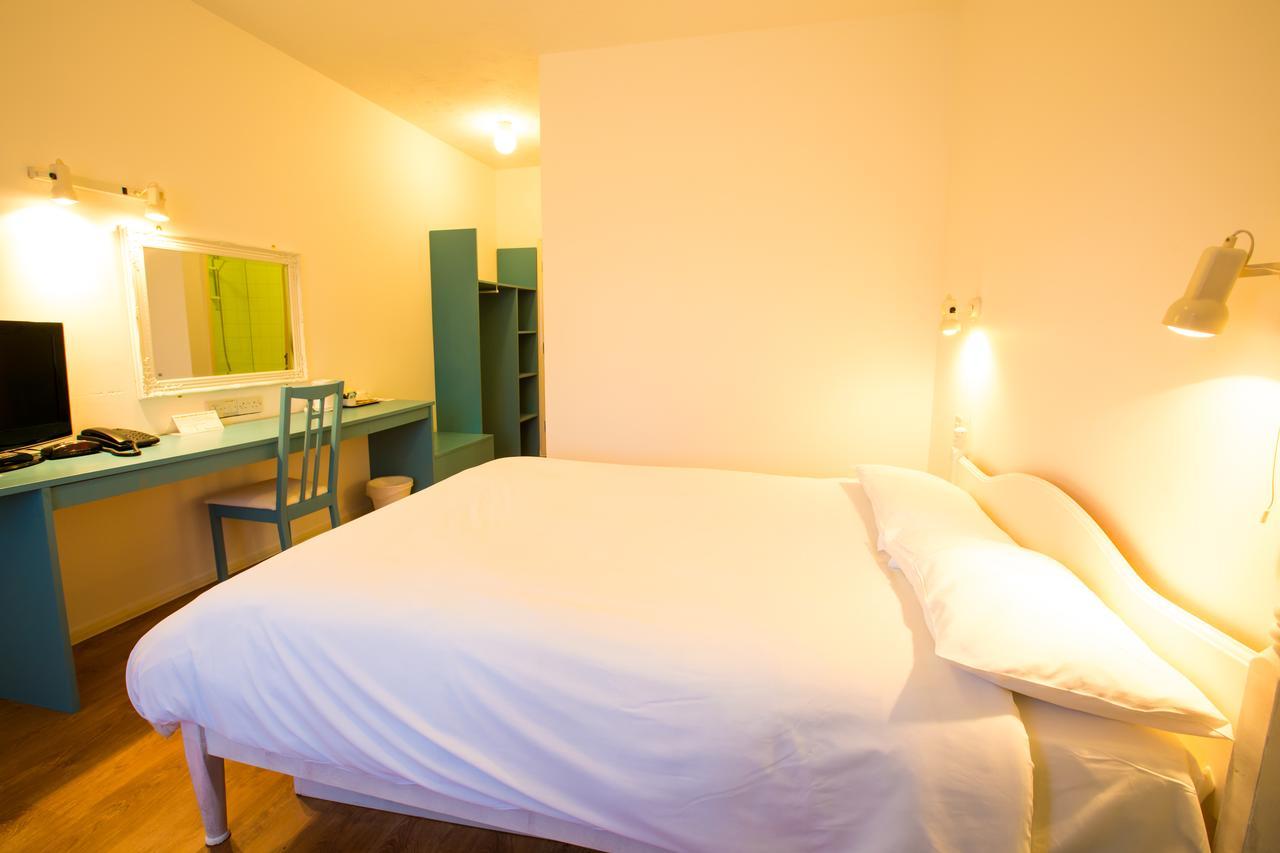 Gray Manor Hotel Cholderton Экстерьер фото