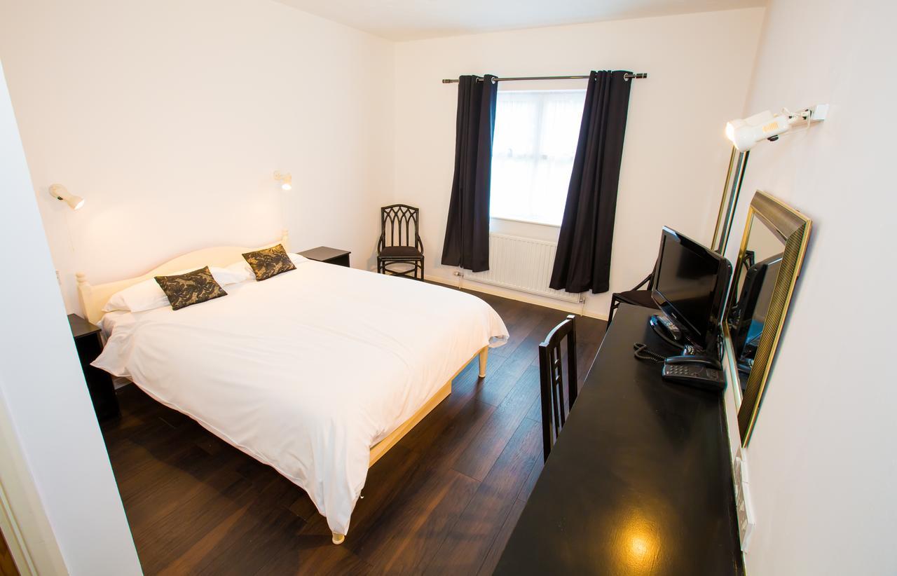 Gray Manor Hotel Cholderton Экстерьер фото