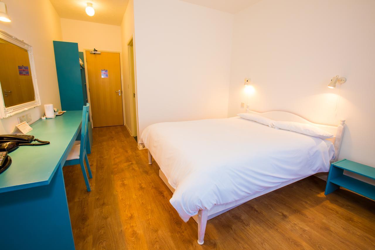 Gray Manor Hotel Cholderton Экстерьер фото